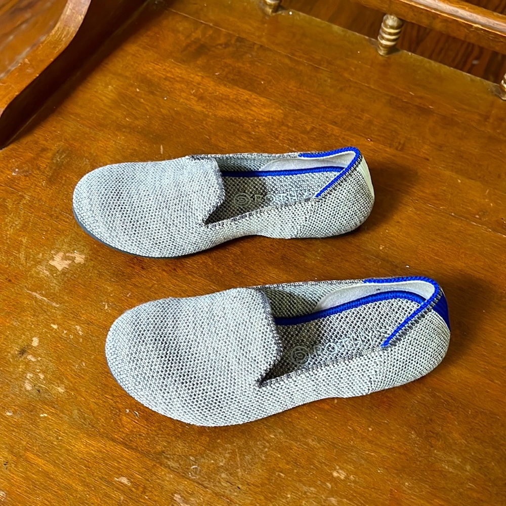 Rothy’s The Kids Loafer unisex in a versatile color/style - dress up/down!  EUC